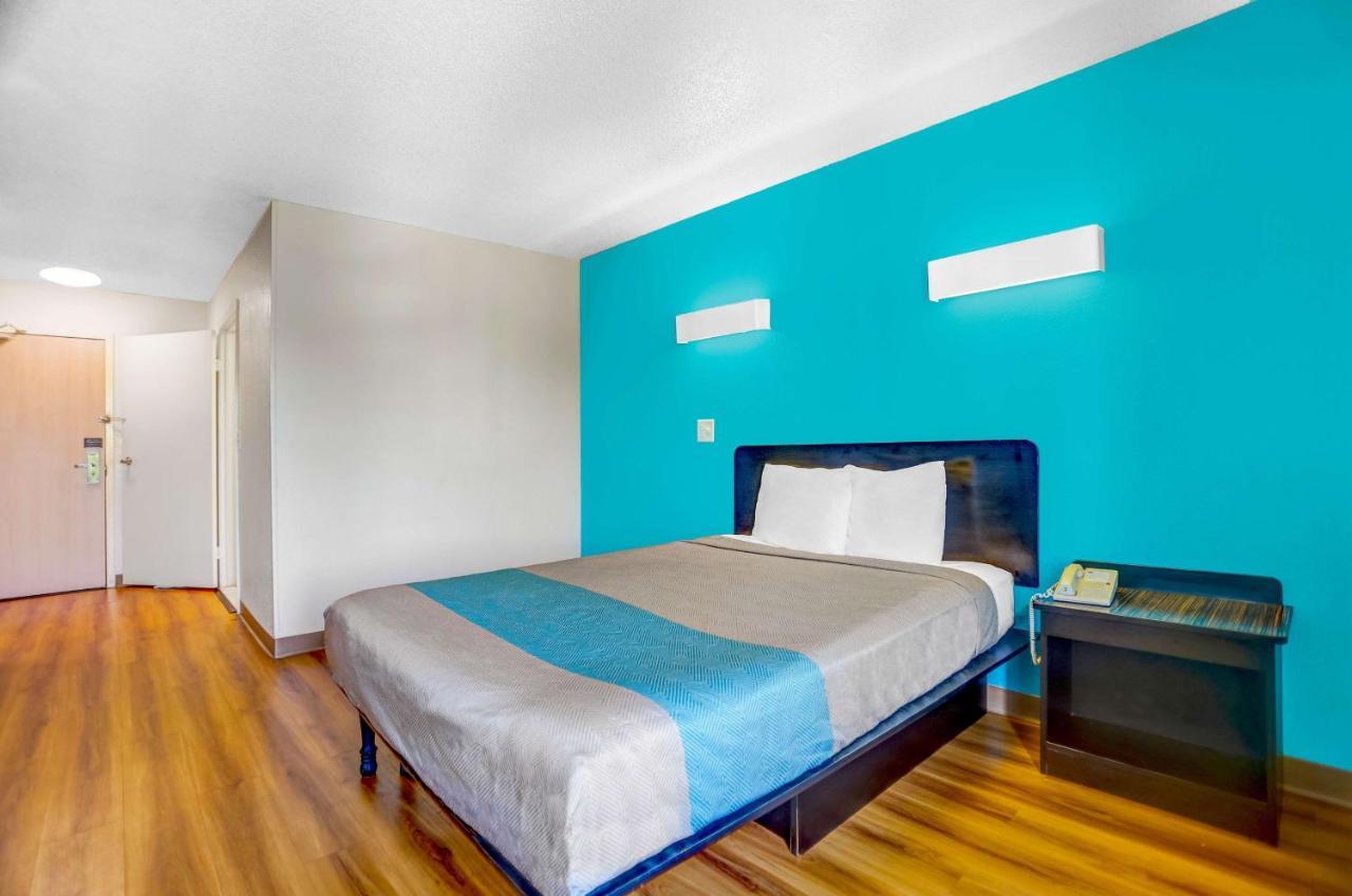 Motel 6-Raleigh, Nc - North エクステリア 写真
