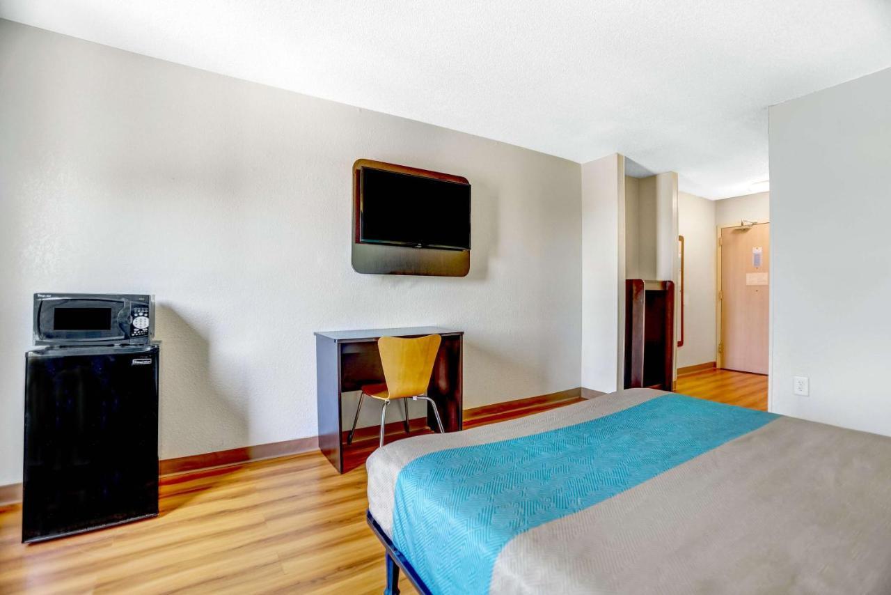 Motel 6-Raleigh, Nc - North エクステリア 写真